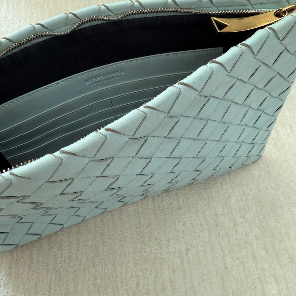 Bottega Veneta Intrecciato Woven Napa Leather Pouch - Picture 4 of 5
